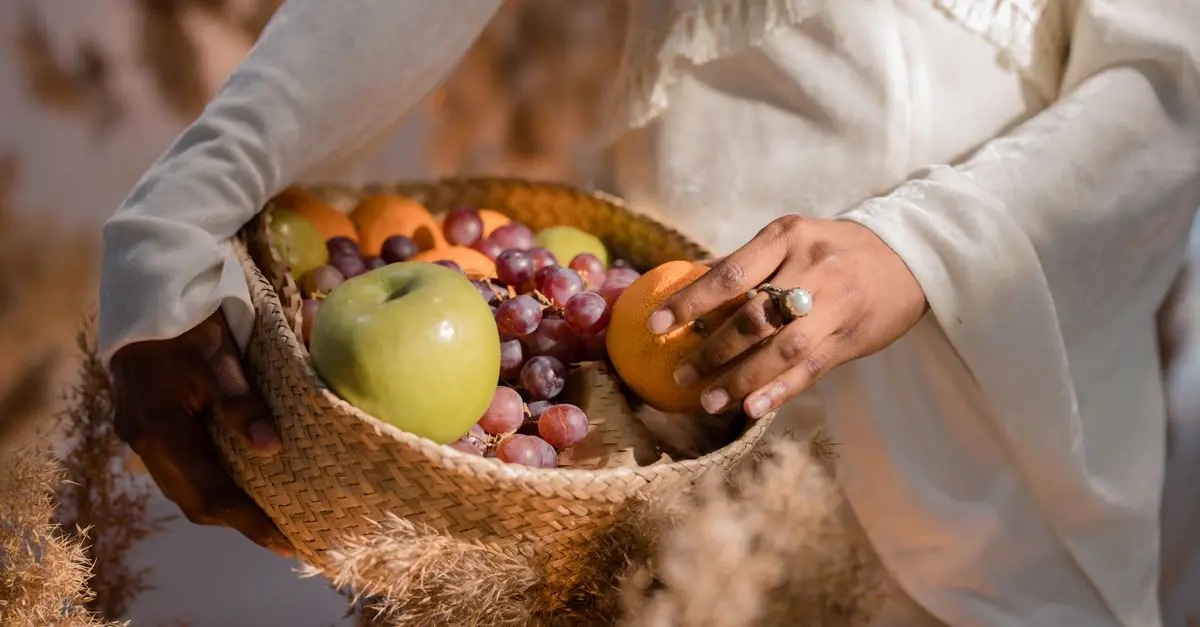 Les Bienfaits Insoupçonnés des Fruits dans un Panier