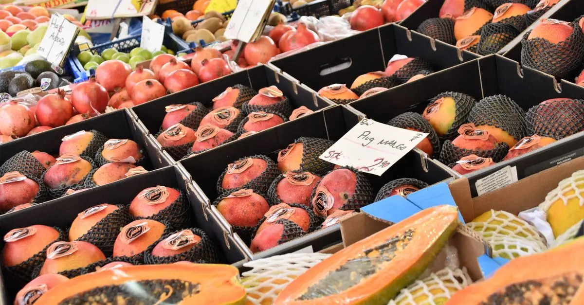 Les Dangers Cachés des Fruits Importés